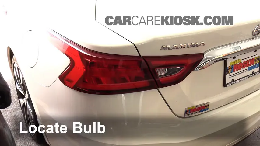 2016 Nissan Maxima SR 3.5L V6 Luces Luz de reversa (reemplazar foco)